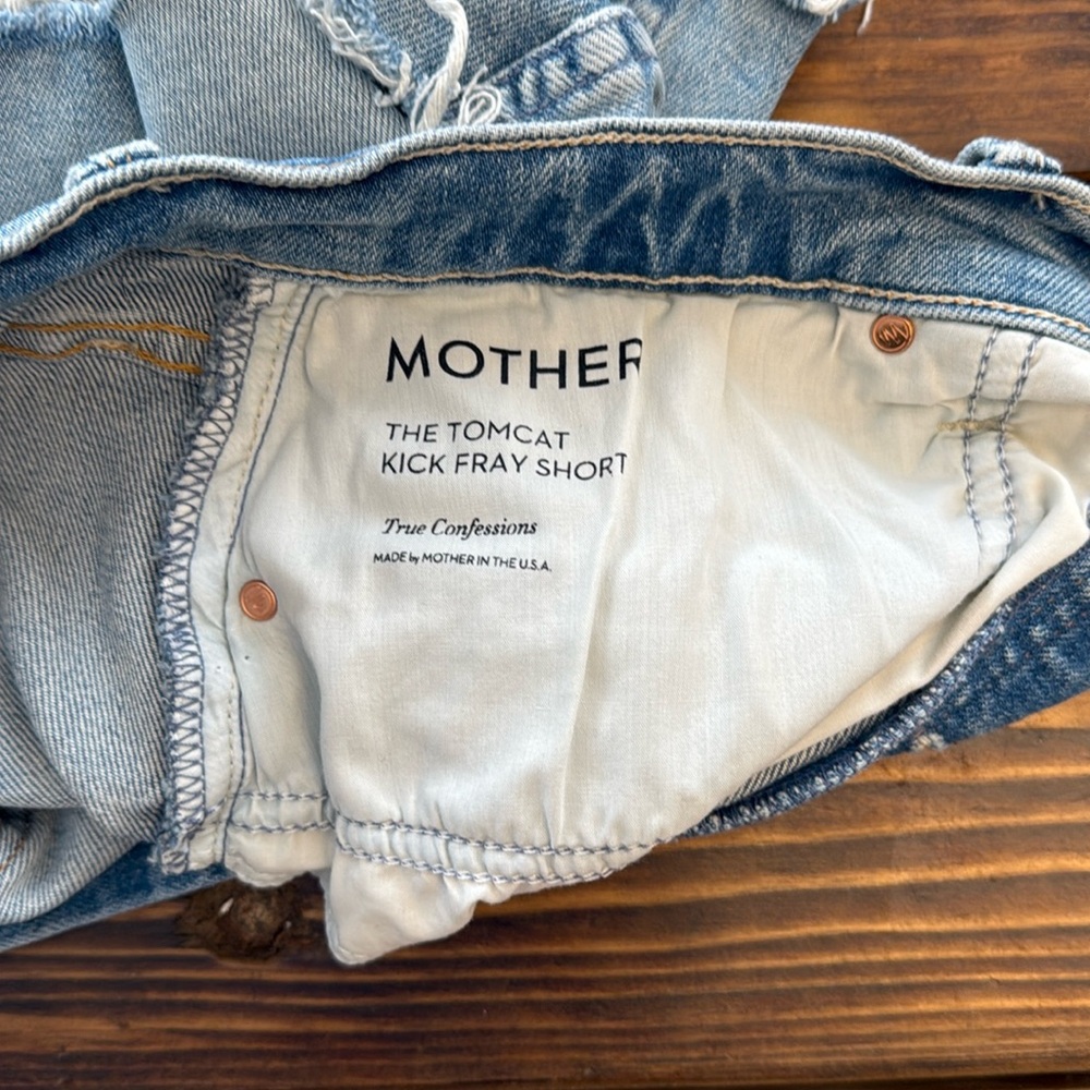 Mother, tomcat kick spray shorts, color true confessions. Button up. Size 33. - Picture 3 of 8